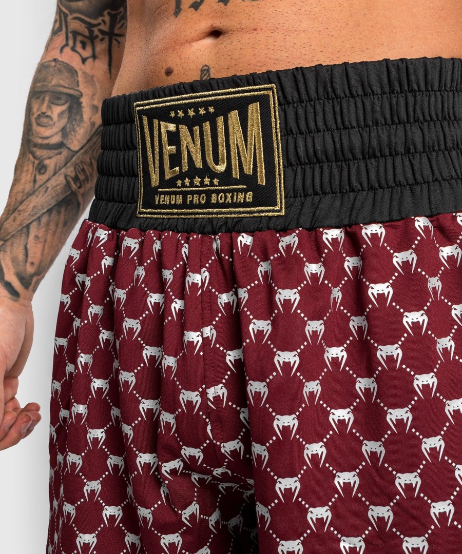 venum モノグラム ボクシング ショーツ - ブラックバーガンディ
