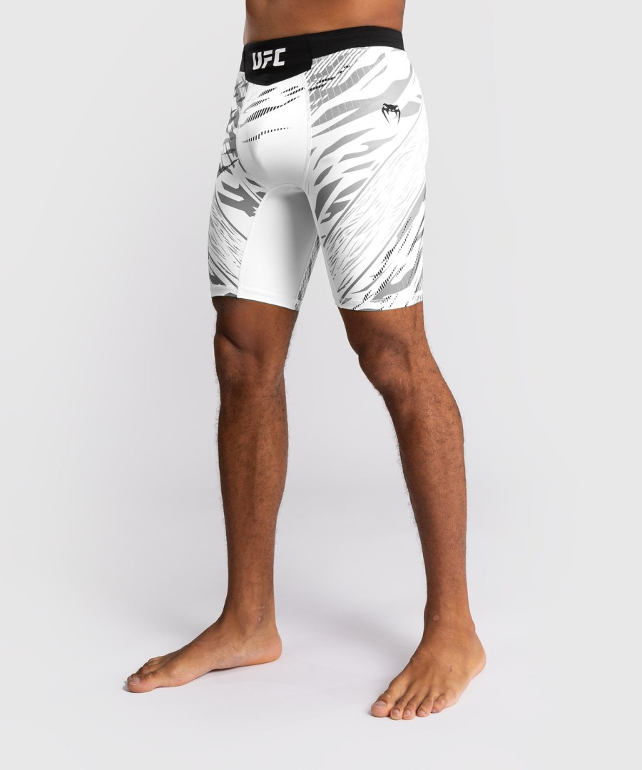 ufc fusion by venum authentic fight night メンズ vale tudo ショーツ - ホワイト