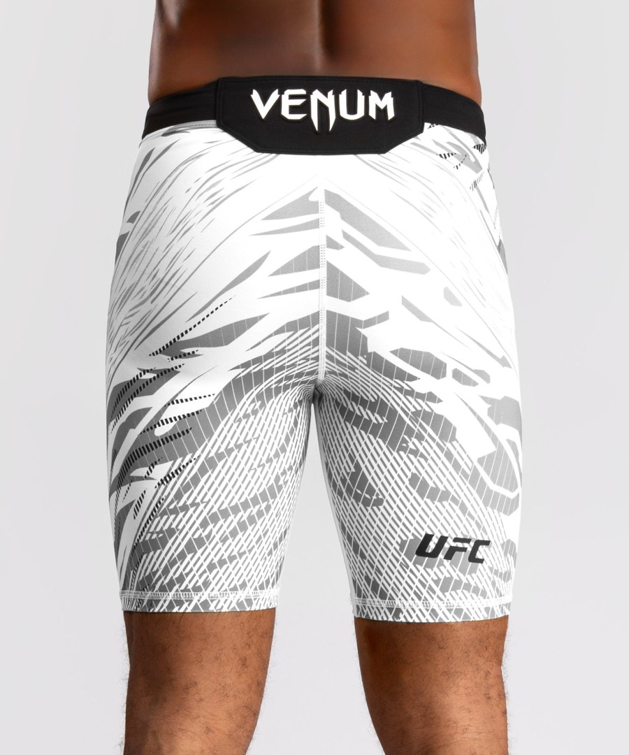 ufc fusion by venum authentic fight night メンズ vale tudo ショーツ - ホワイト