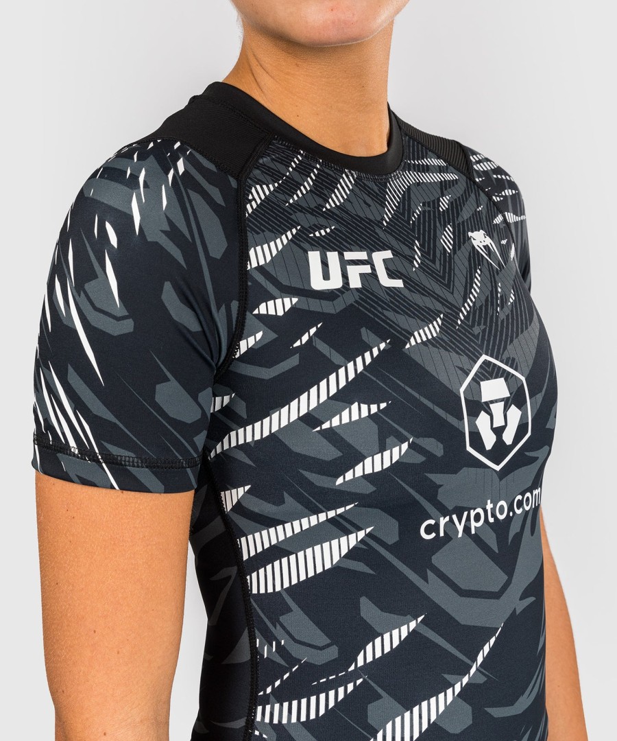 ufc fusion by venum オーセンティック ファイトナイト レディース パフォーマンス 半袖ラッシュガード - ブラック