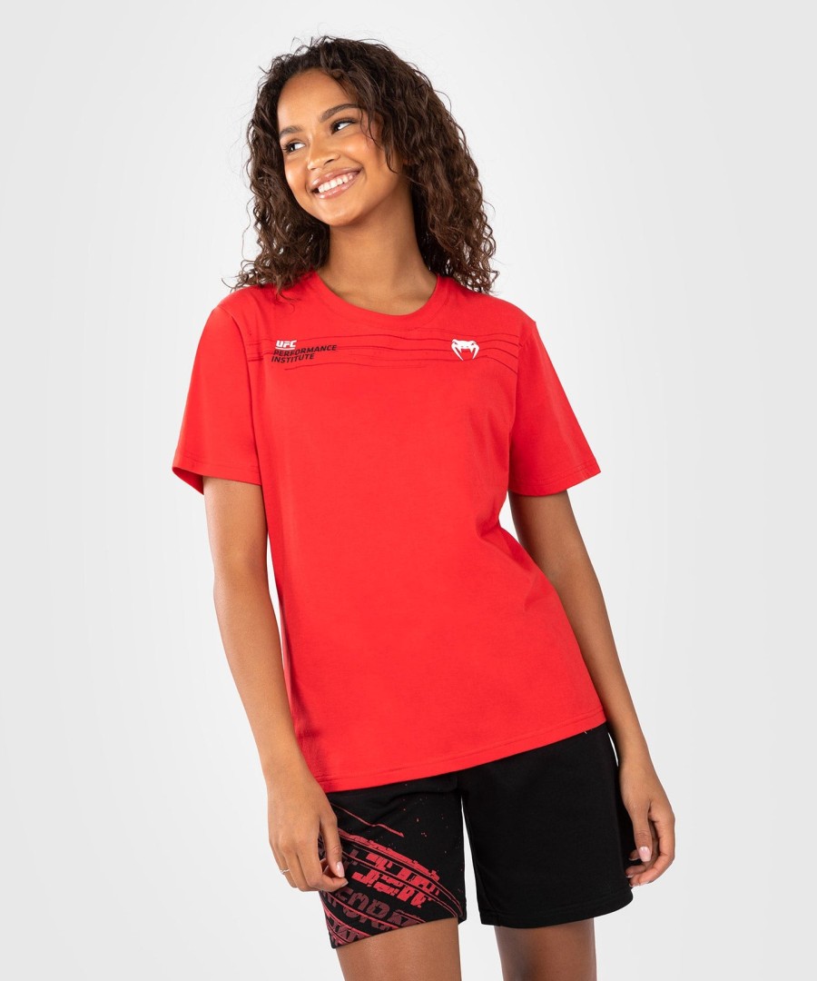ufc venum パフォーマンス インスティテュート 2.0 レディース tシャツ - レッド