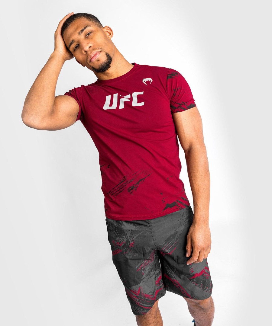 ufc venum オーセンティック ファイトウィーク メンズ 2.0 半袖tシャツ - レッド