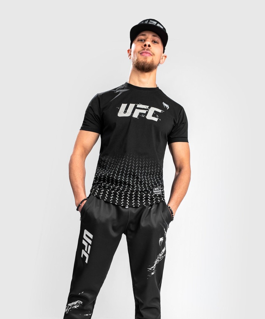 ufc venum オーセンティック ファイトウィーク メンズ 2.0 半袖tシャツ - ブラック