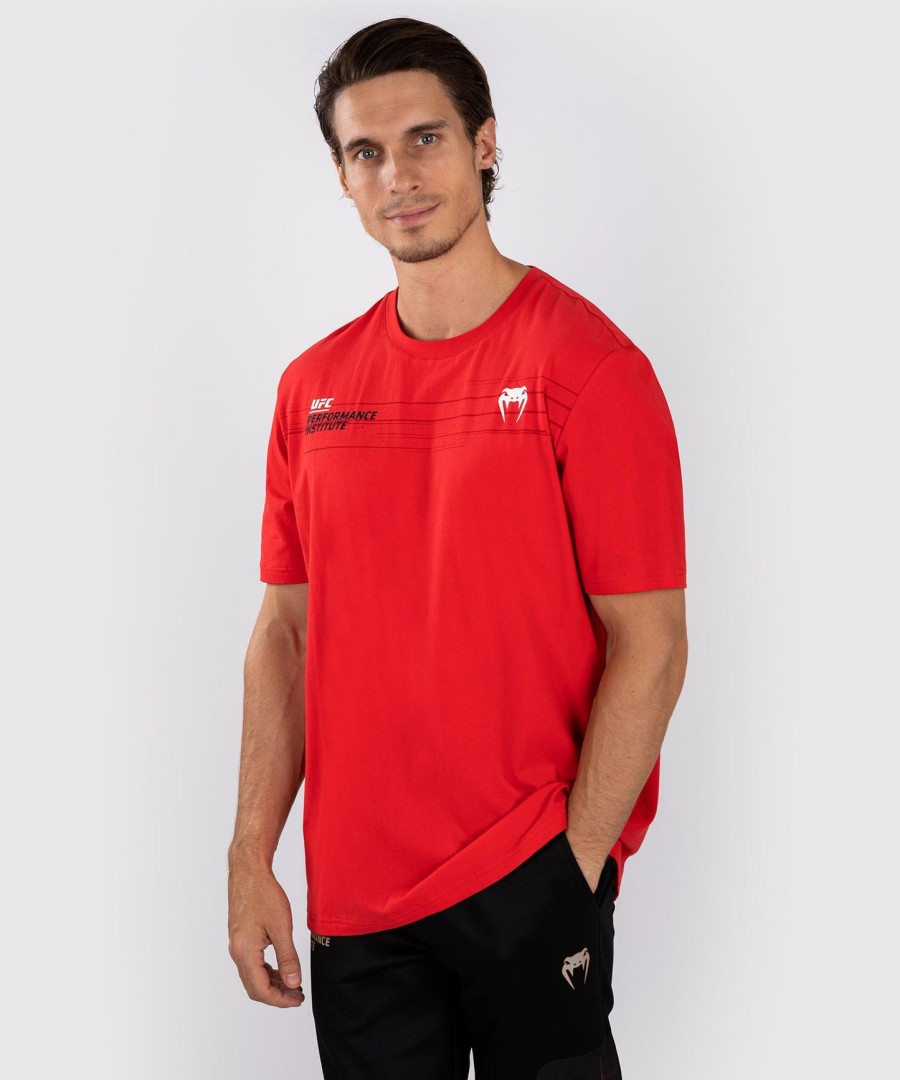 ufc venum パフォーマンス インスティテュート 2.0 メンズ tシャツ - レッド