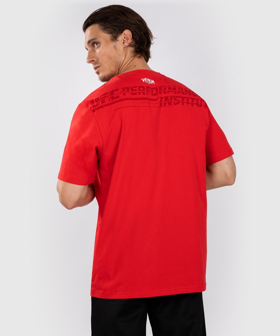 ufc venum パフォーマンス インスティテュート 2.0 メンズ tシャツ - レッド