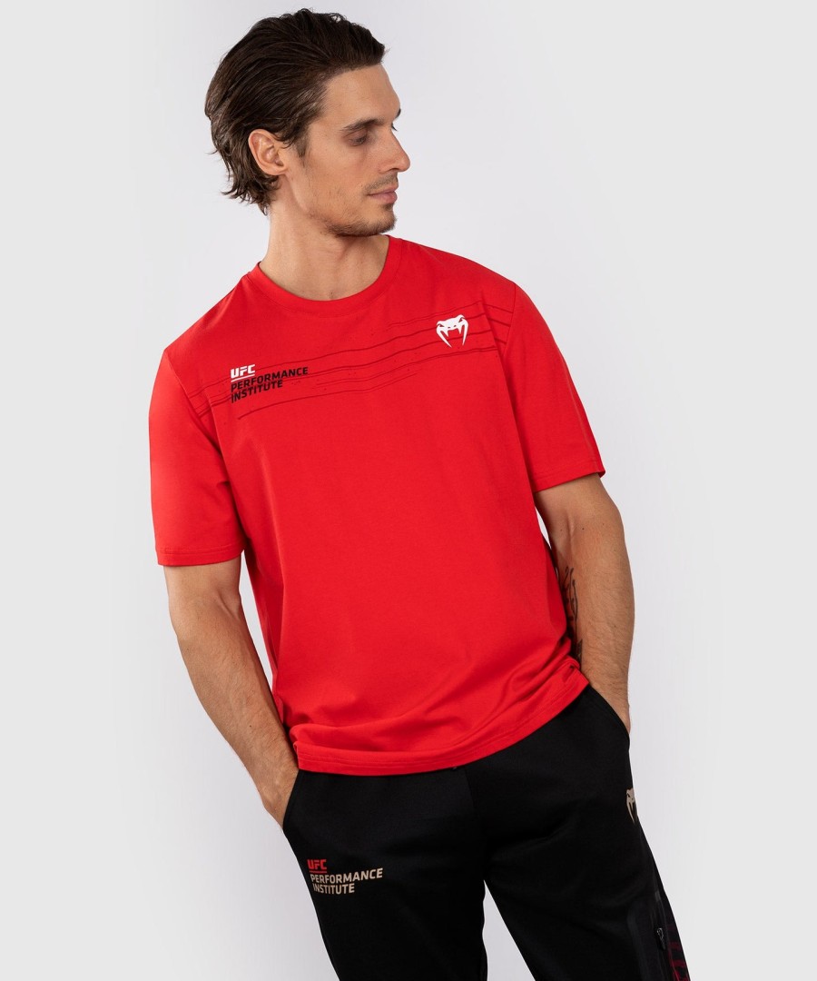 ufc venum パフォーマンス インスティテュート 2.0 メンズ tシャツ - レッド