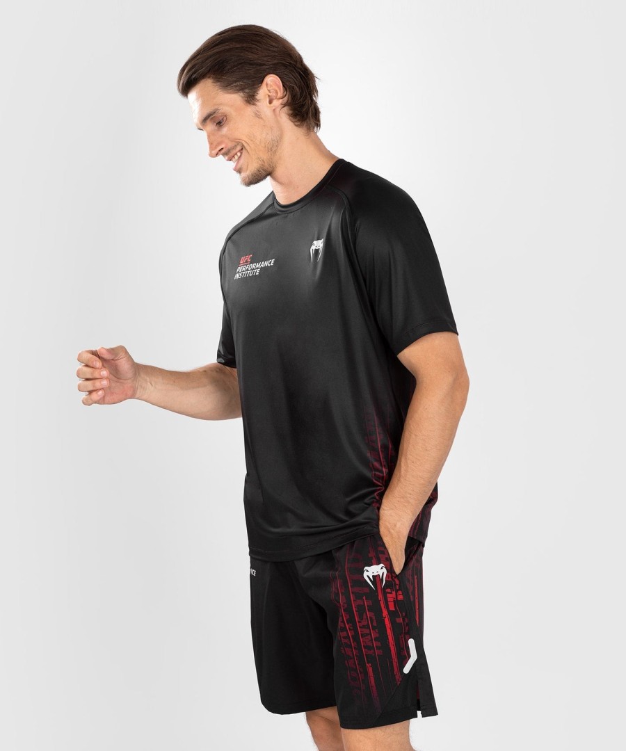 ufc venum performance institute 2.0 メンズ ドライテック シャツ - ブラックレッド