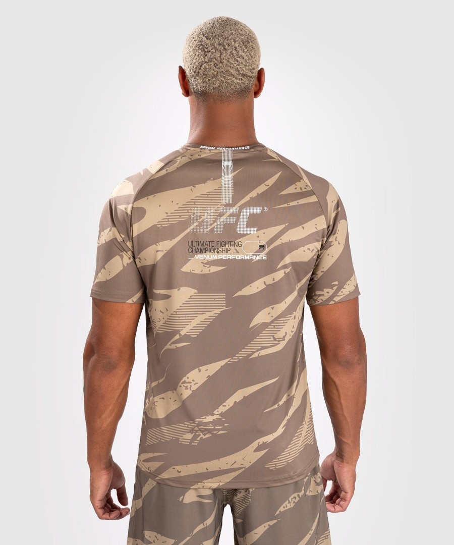 ufc adrenaline by venum メンズ ファイトウィーク ドライテック tシャツ - デザートカモ