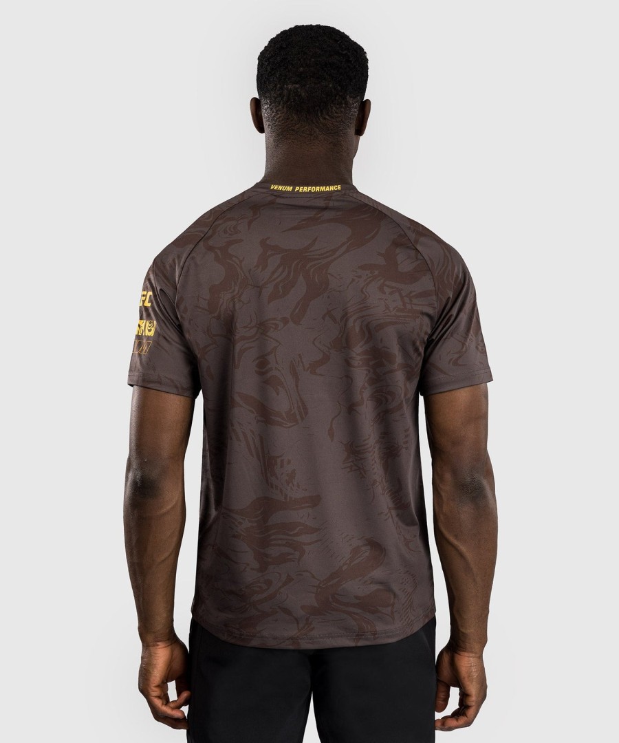 ufc fusion by venum ファイトウィーク メンズ ドライテック tシャツ - アーセンブラウン
