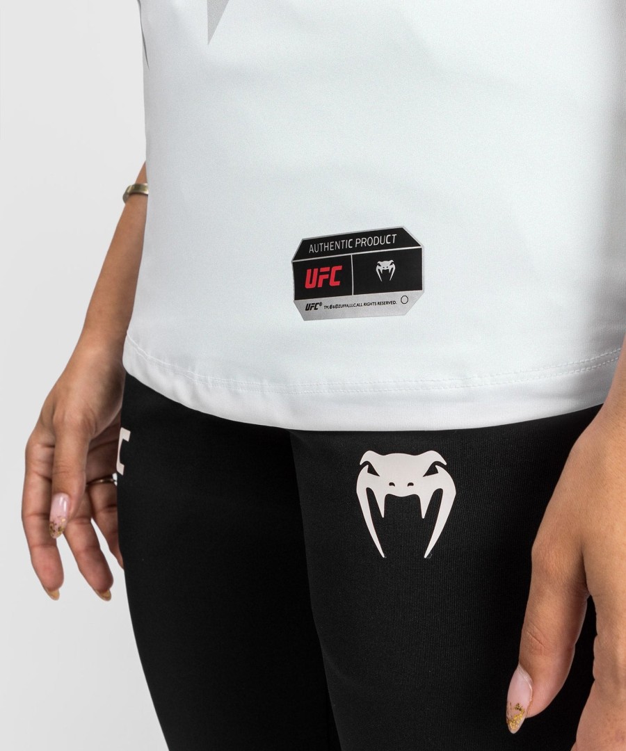 ufc venum オーセンティック ファイトナイト 2.0 キット by venum レディース ウォークアウトジャージ - ホワイト