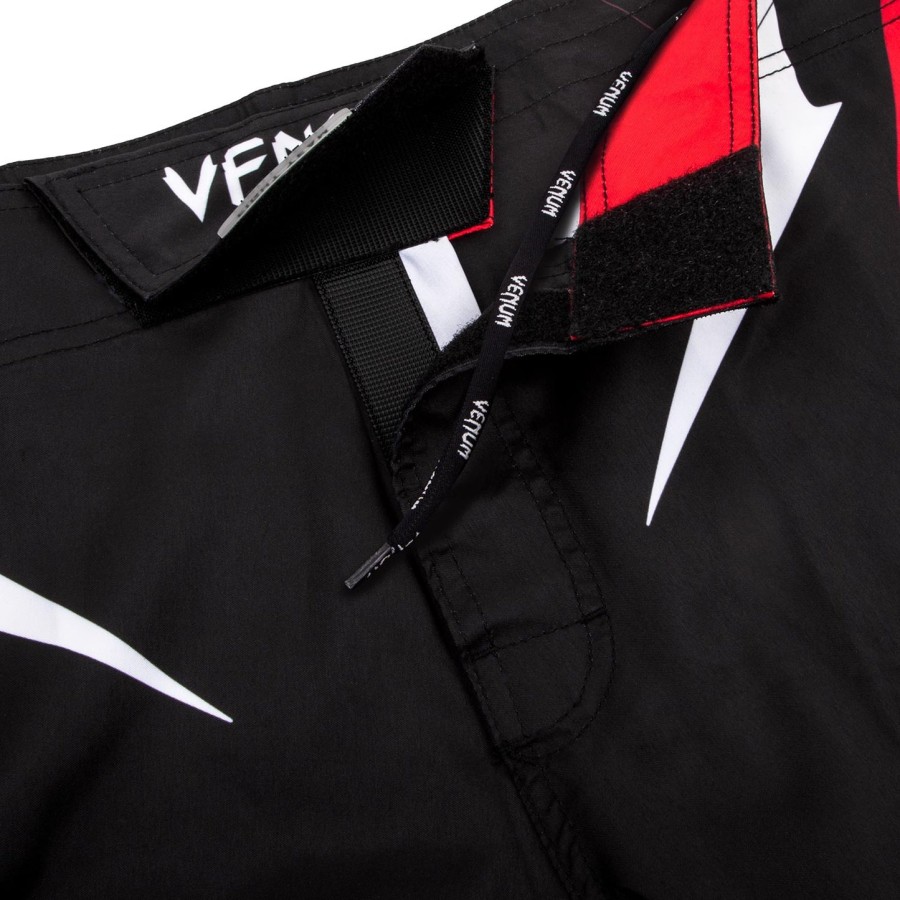 venum sharp 3.0 ファイトショーツ - ブラックレッド