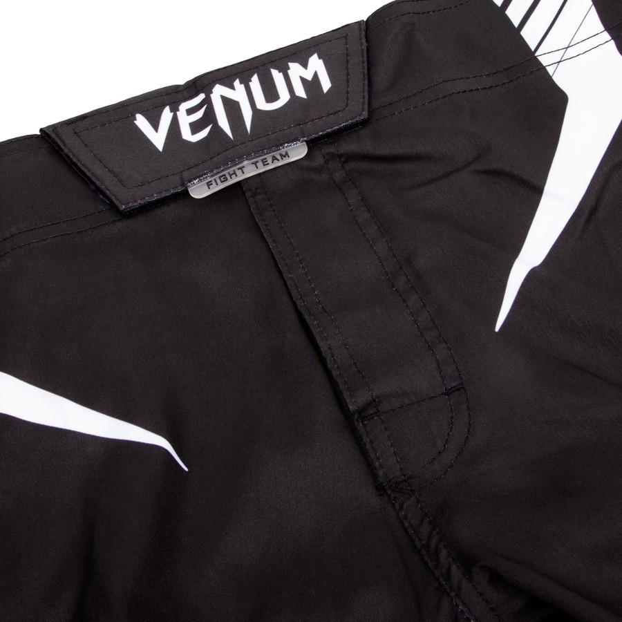 venum sharp 3.0 ファイトショーツ - ブラックレッド