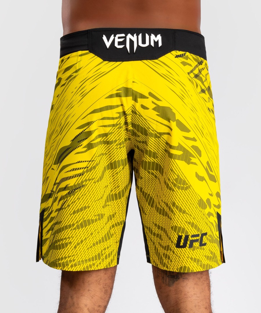 ufc fusion by venum オーセンティック ファイトナイト メンズ ファイトショーツ - ロングフィット - イエロー