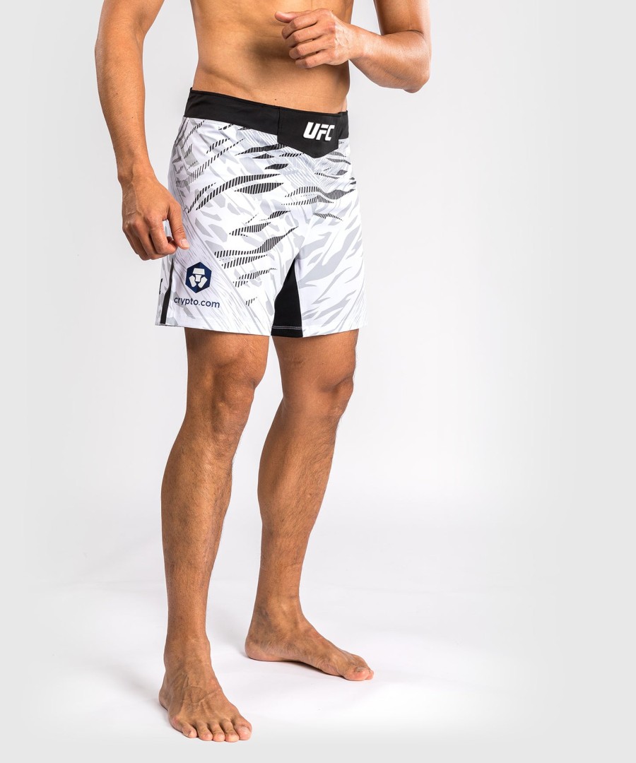 ufc fusion by venum authentic fight night メンズ ファイトショーツ - ショートフィット - ホワイト