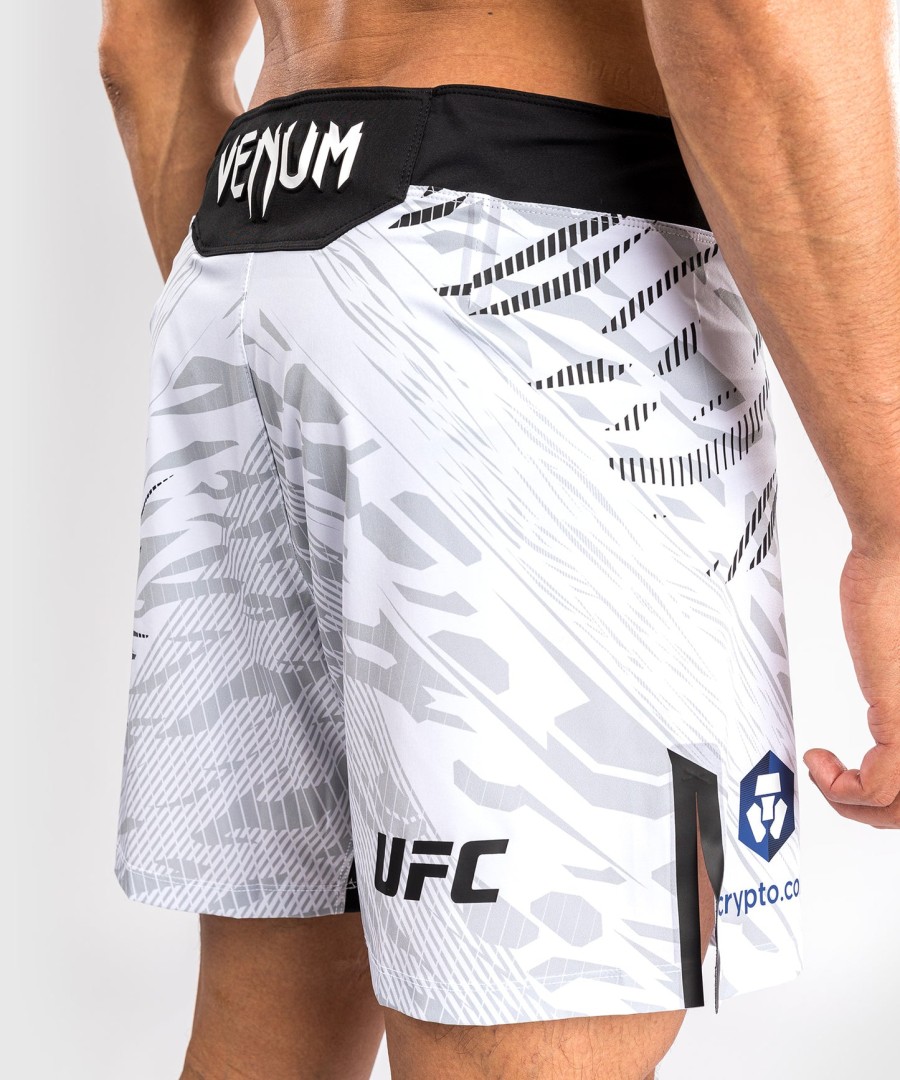 ufc fusion by venum authentic fight night メンズ ファイトショーツ - ショートフィット - ホワイト