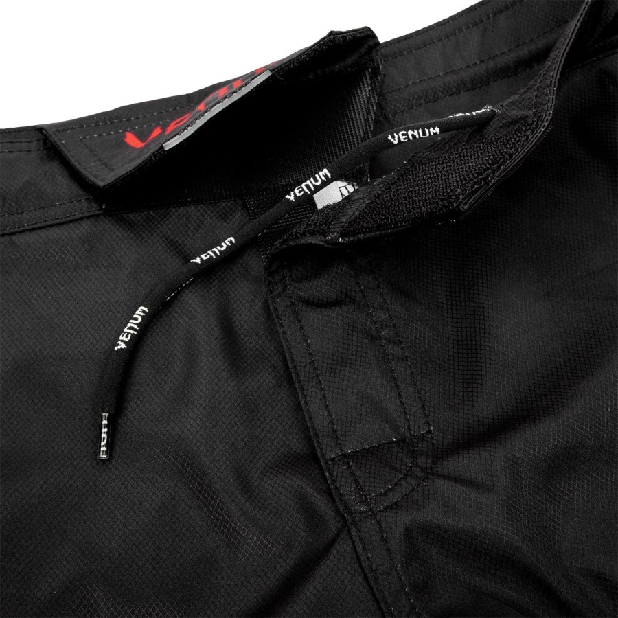venum signature キッズ ファイトショーツ - ブラックレッド