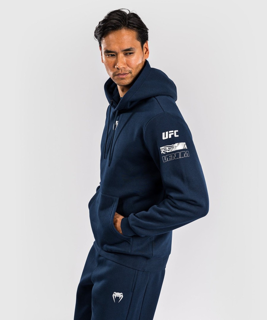 ufc fusion by venum fight week メンズ プルオーバーパーカー - ソリッド オーシャンブルー