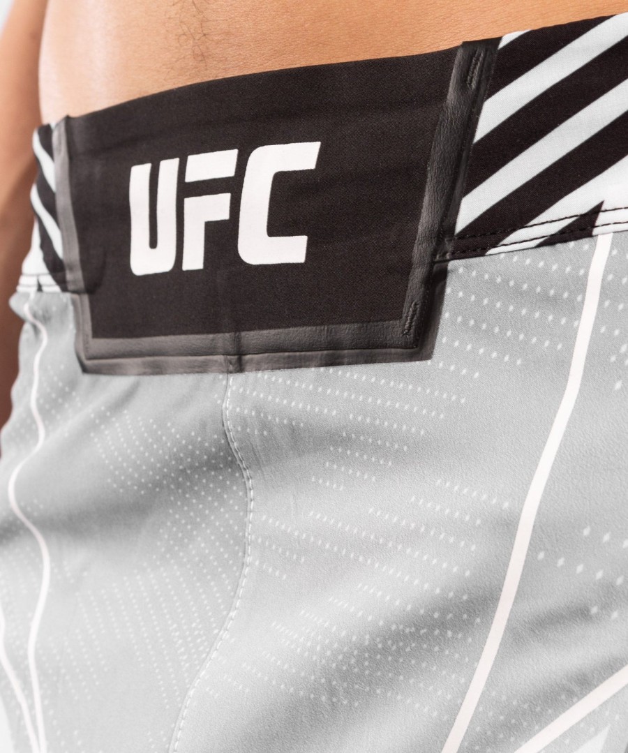 ufc venum オーセンティック ファイトナイト メンズ ショーツ - ロングフィット - ホワイト
